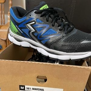 Men’s size 9